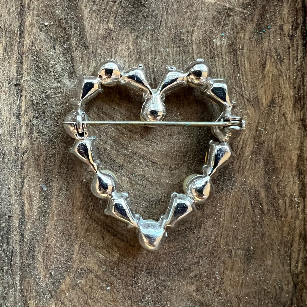 Vintage Heart shaped Pin - Picture 5 of 6